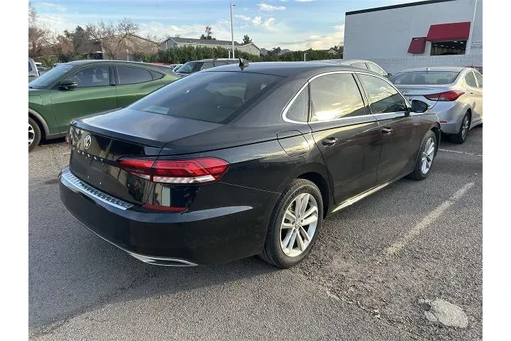 $13994 : Volkswagen Passat 2020 SE 4d image 3