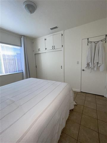 $1000 : Cuarto en Downey image 1