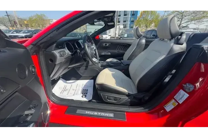 $27999 : Ford Mustang 2023 EcoBoost P image 10