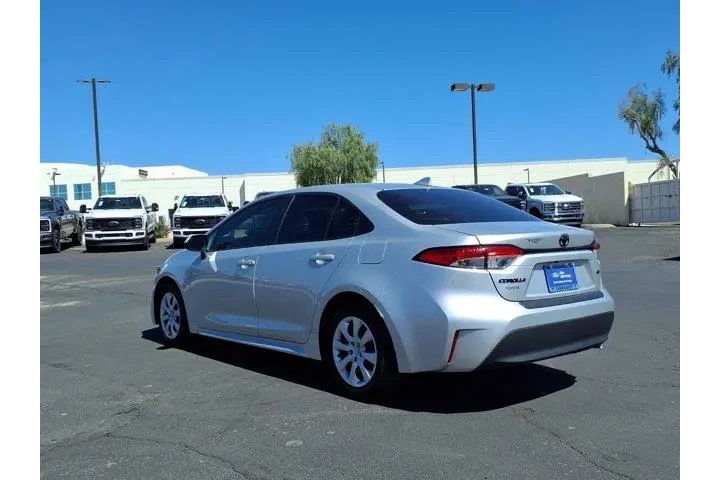 $22190 : Toyota Corolla 2024 LE 4dr S image 1