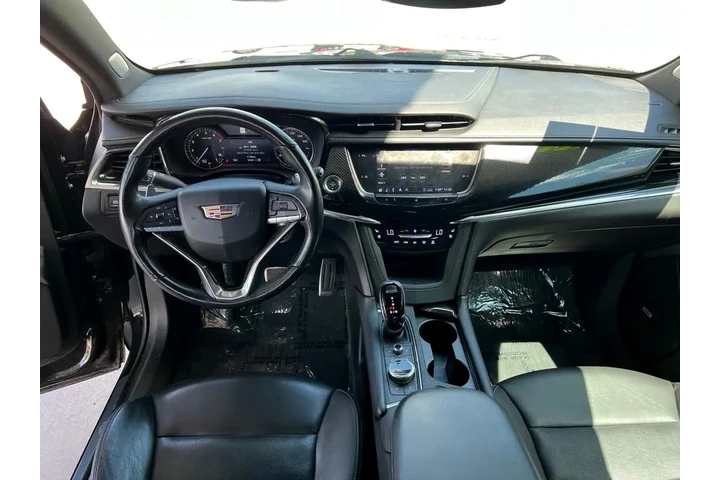 2020 XT6 Sport image 9