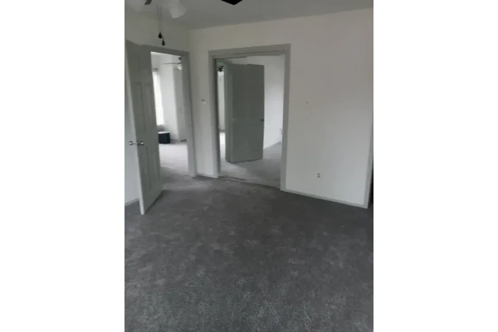 $1100 : East Houston Home image 3