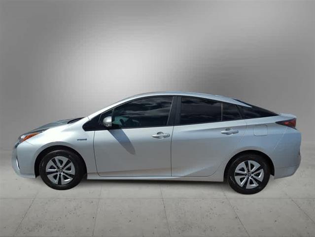 $20500 : Pre-Owned 2018 Toyota Prius T image 2