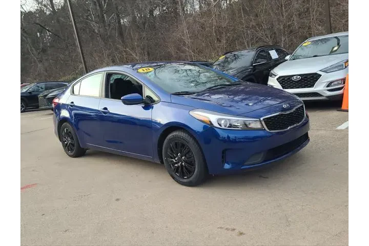 $11993 : Kia Forte 2018 LX 4dr Sedan image 9