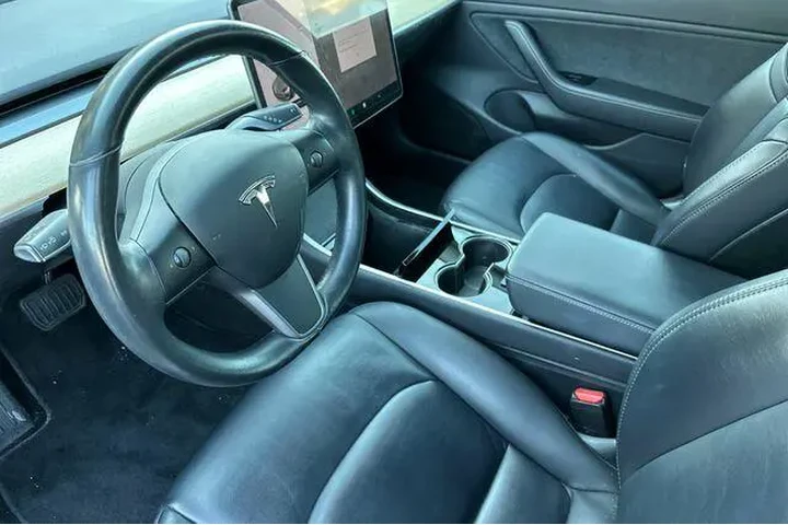 $19959 : Tesla Model 3 2018 Mid Range image 4