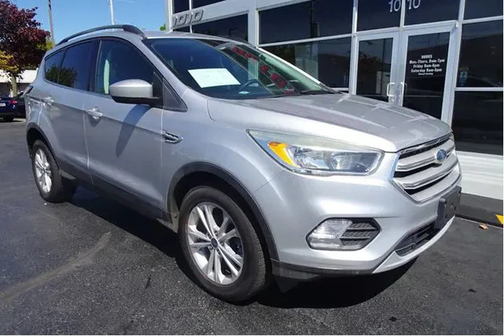 $11999 : 2018 Escape image 2