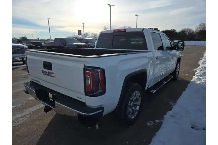 $33432 : GMC Sierra 1500 2018 4x4 SLT image 5