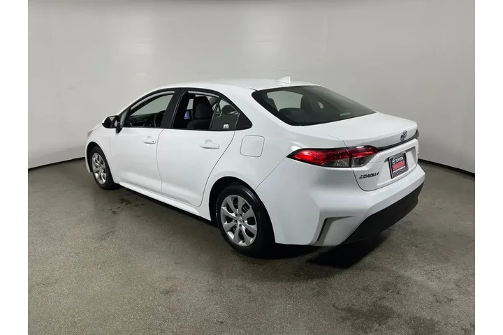 $23995 : Toyota Corolla 2024 LE 4dr S image 5