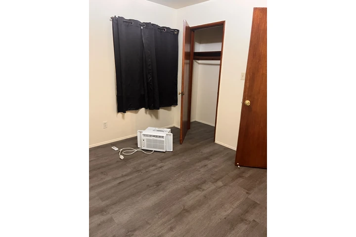 $850 : Maywood image 2