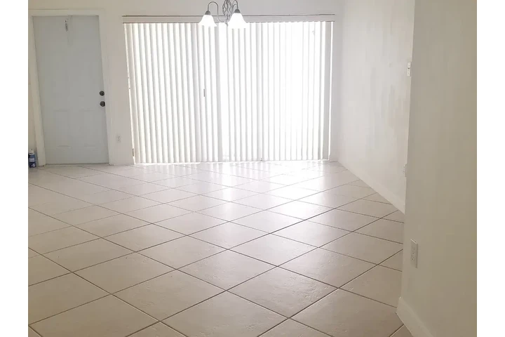 $1400 : Welcome to your new home image 1