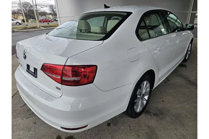 $8990 : Volkswagen Jetta 2015 TDI S image 6