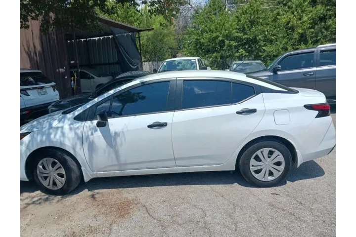 $17800 : 2025 Versa S image 2