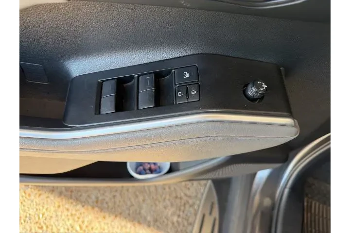 $24297 : Toyota Highlander 2021 XLE 4 image 7