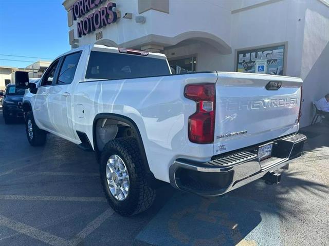 $58995 : Pre-Owned 2021 Silverado 2500 image 4