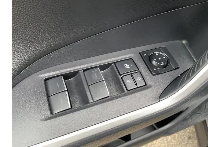 $37500 : Toyota RAV4 Prime 2024 AWD X image 10