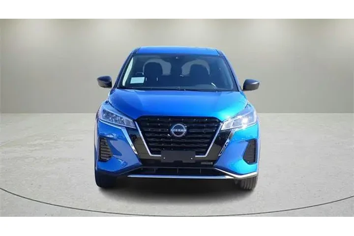 $18806 : Nissan Kicks Play 2025 S 4dr image 2