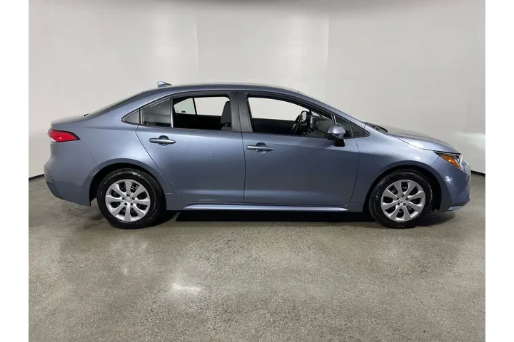 $22995 : Toyota Corolla 2024 LE 4dr S image 2