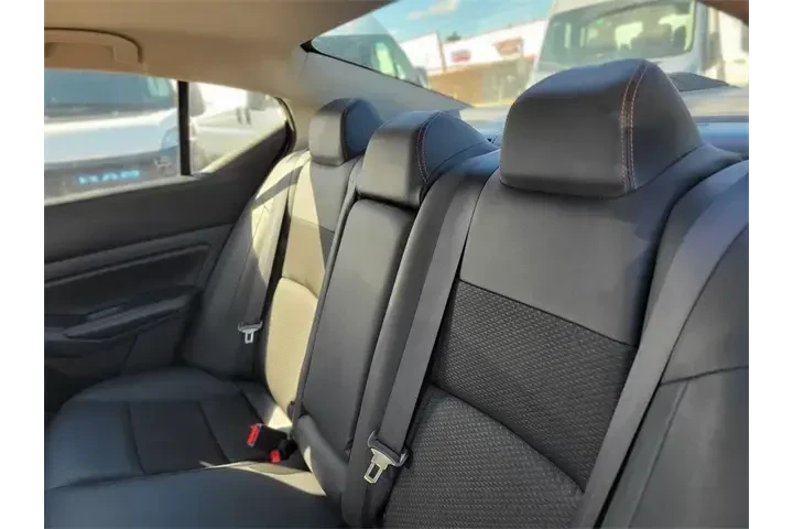 $14991 : Nissan Altima 2020 2.5 SR 4d image 8