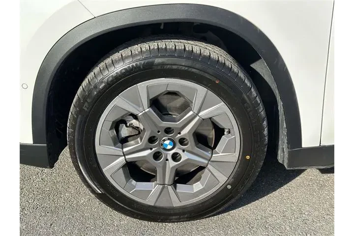 $24109 : BMW X1 2023 AWD xDrive28i 4d image 10
