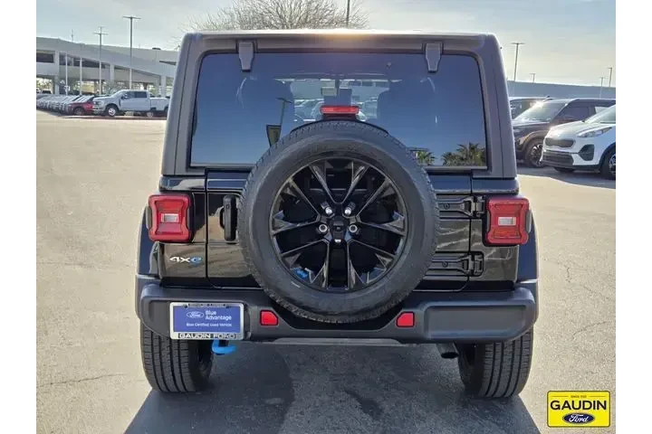 $31995 : Jeep Wrangler 2023 4x4 Sahar image 6