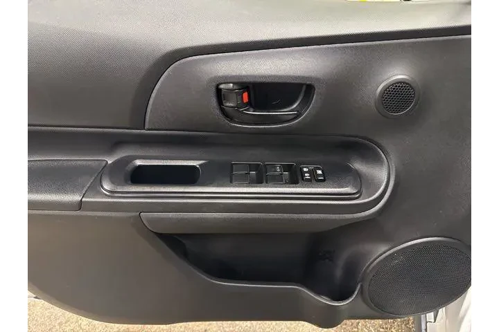 $16999 : Toyota Prius c 2018 One 4dr image 10