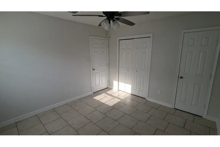 $1050 : 3 Recamaras 2 Baños image 2