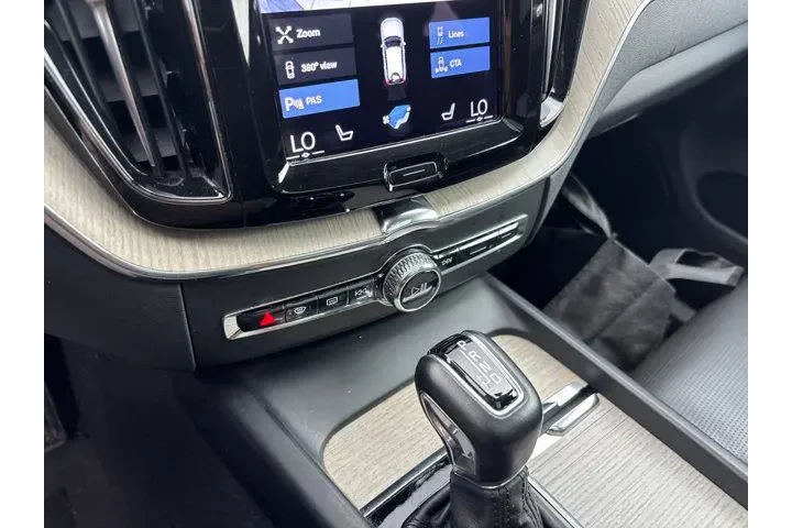 $25985 : Volvo XC60 2021 AWD T5 Inscr image 10