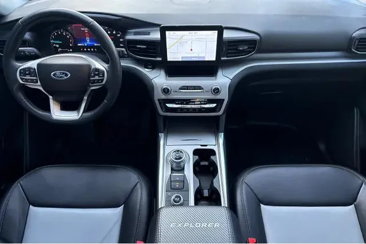 $34995 : Ford Explorer 2023 AWD XLT 4 image 3