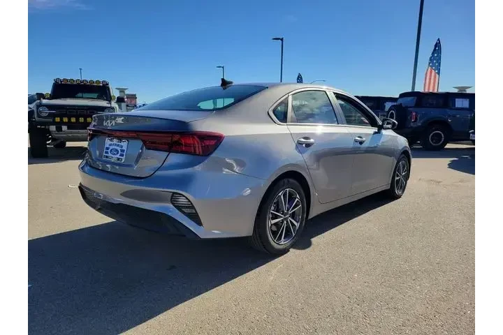 $16995 : Kia Forte 2023 LXS 4dr Sedan image 5