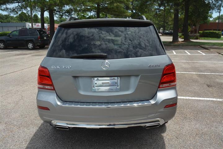 2015 Mercedes-Benz GLK 350 4M image 8