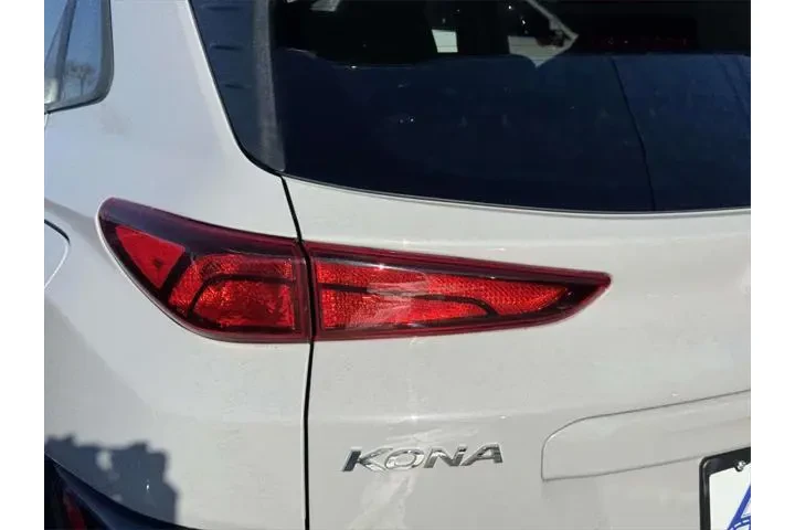 $21875 : Hyundai KONA 2023 AWD SEL 4d image 8