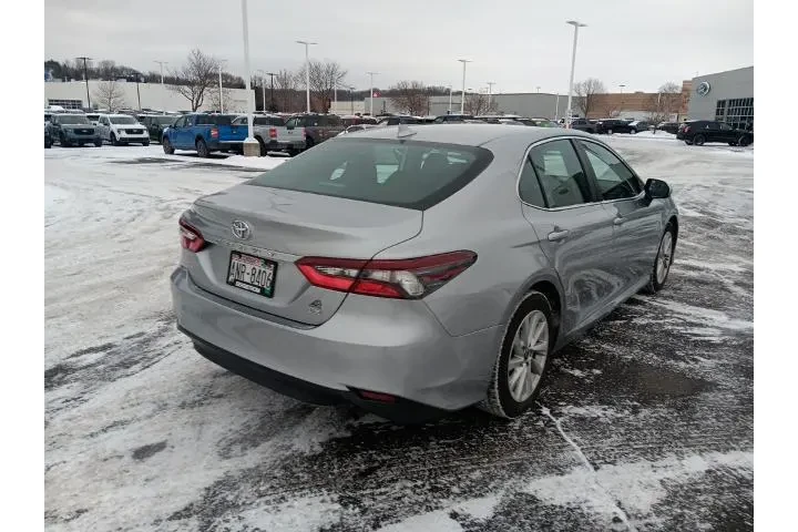 $20800 : Toyota Camry 2022 LE 4dr Sed image 7