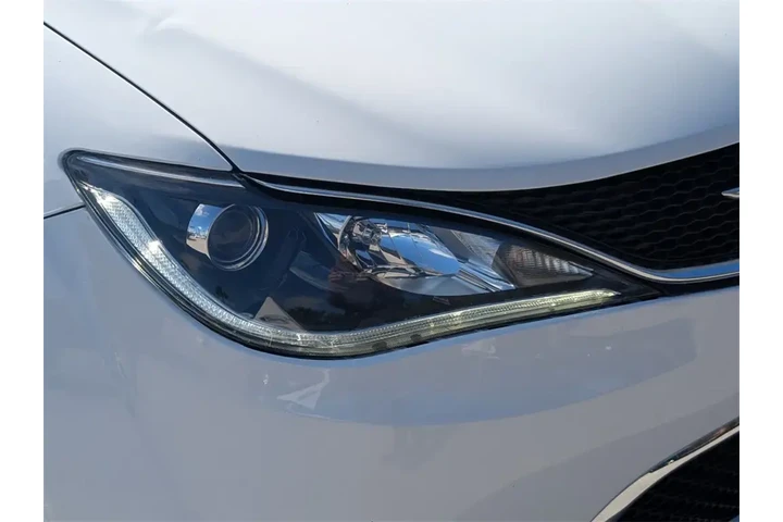 $13900 : Chrysler Pacifica 2018 Limit image 9