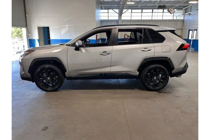 $31982 : Toyota RAV4 Hybrid 2022 AWD image 6