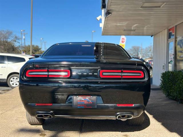 $12900 : 2017 Challenger SXT image 8