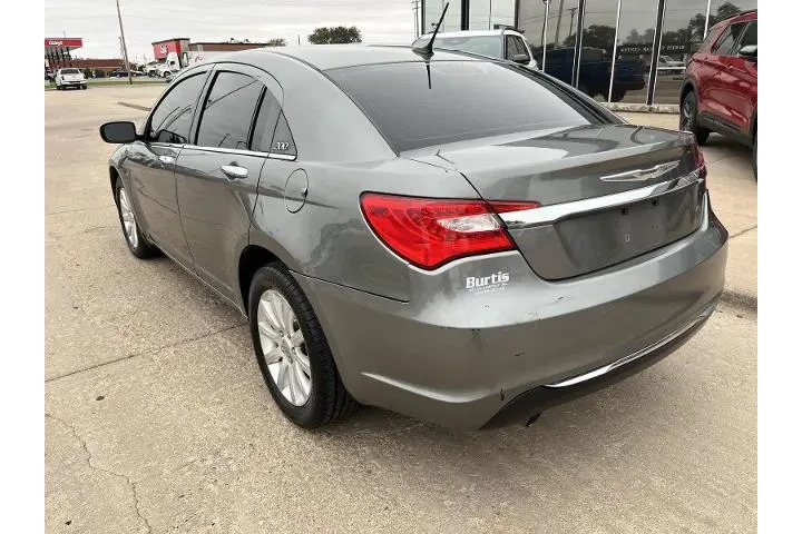 $8300 : Chrysler 200 2013 Limited 4d image 9