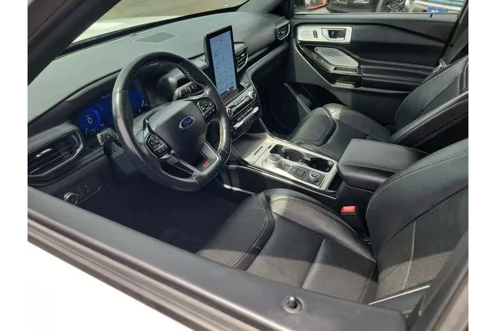 $33225 : Ford Explorer 2021 AWD ST 4d image 3