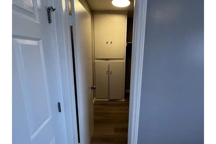 $1095 : Beautiful 1bd 1ba @Huntington image 6