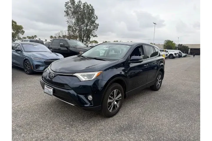 $21500 : Toyota RAV4 2017 XLE 4dr SUV image 2