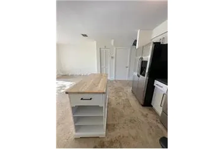 $4500 : Rental property with 3 bedro image 10