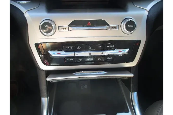 $29987 : Ford Explorer 2021 AWD XLT 4 image 10