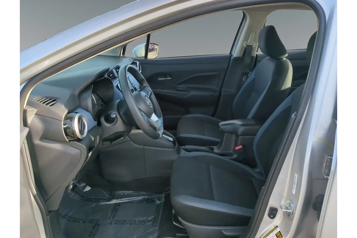 $19950 : Nissan Versa 2023 SV 4dr Sed image 9