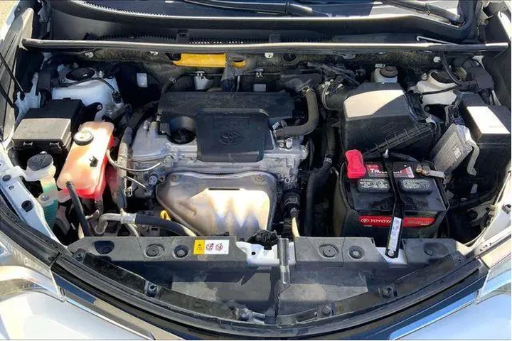 $17985 : Toyota RAV4 2017 AWD XLE 4dr image 10