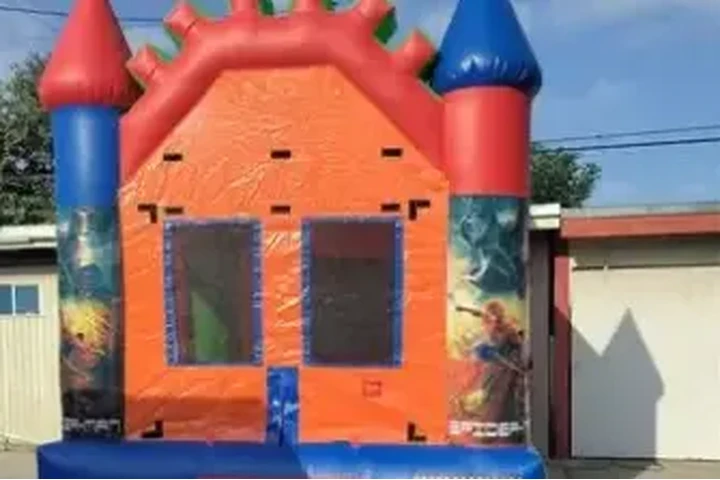 SILLAS Y MESAS image 3