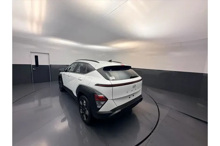 $23689 : Hyundai KONA 2025 SEL 4dr Cr image 4