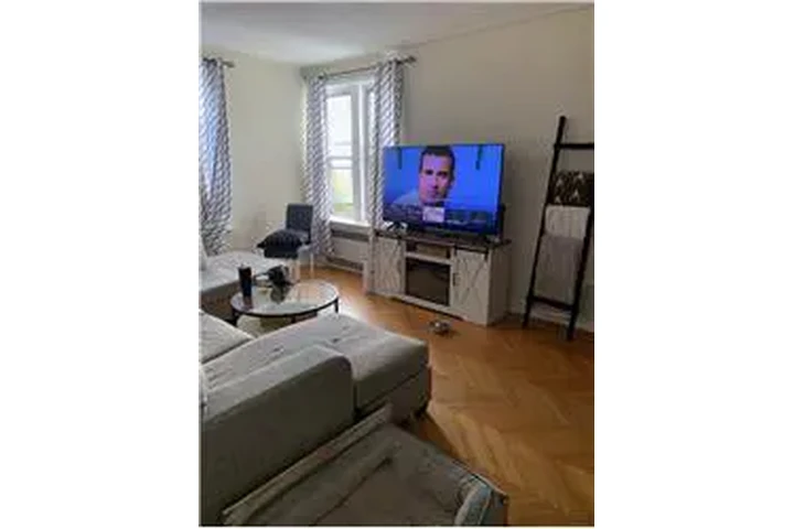 $2150 : Rental property with 1 bedro image 4