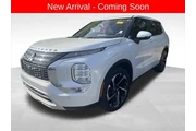 $22716 : Mitsubishi Outlander 2023 AW thumbnail