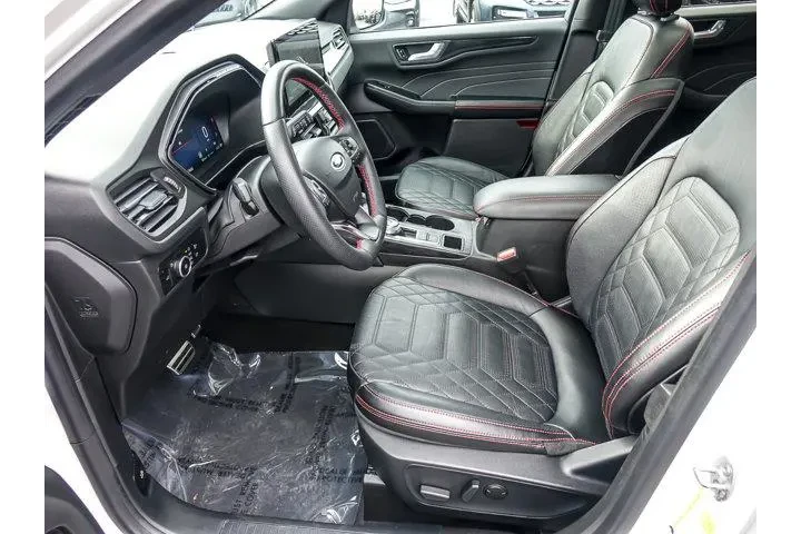 $31870 : Ford Escape 2024 AWD ST-Line image 8