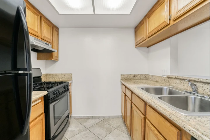 $1775 : Primer mes y Parking Gratis!! image 3
