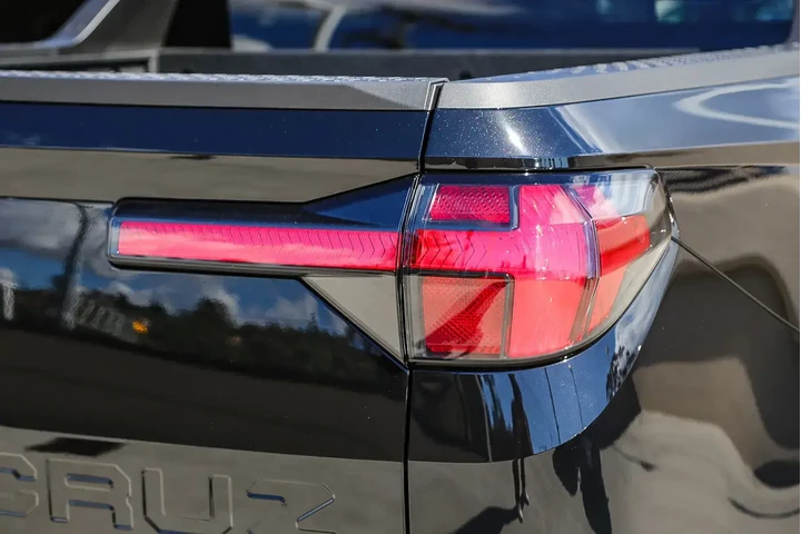 $31995 : Hyundai SANTA CRUZ 2026 SEL image 9
